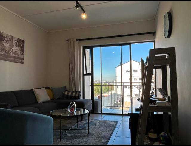 1 BEDROOM APARTMENT FOR SALE IN SANDOWN